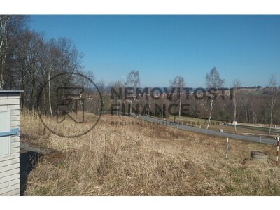 Prodej krásného stavebního pozemku s výhledem u lesa (okraj zástavby) s příjezdem